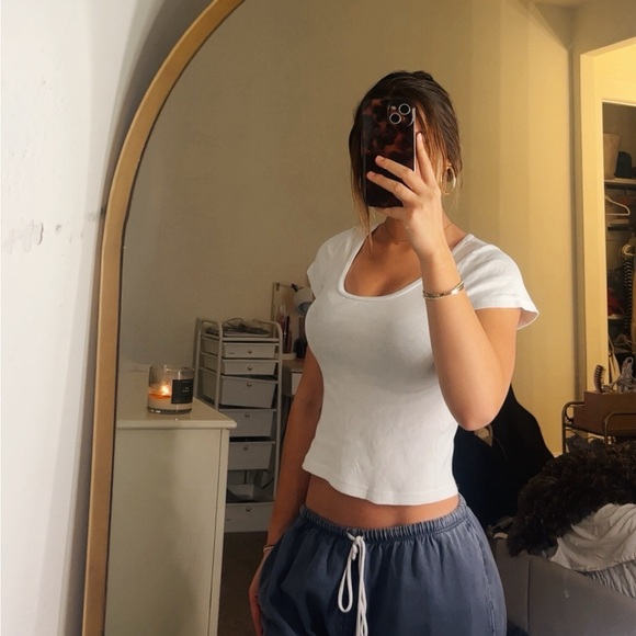 Brandy Melville White Crop Top - Picture 3 of 6